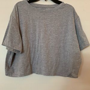 crop grey tee